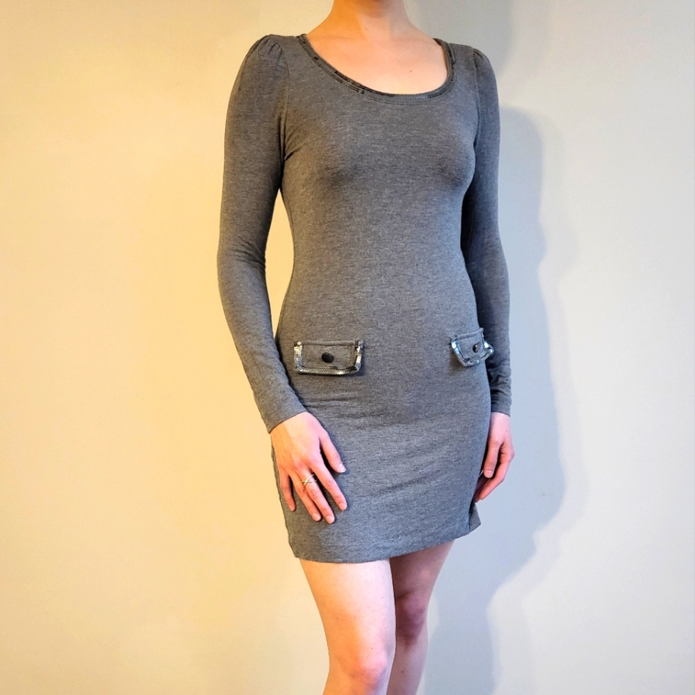 Gorgeous classic Juicy Couture dress w/free 🎁 💝